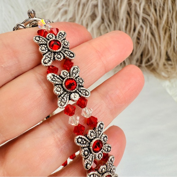 Vintage Silvertone red reflective holiday bracelet - Picture 5 of 6